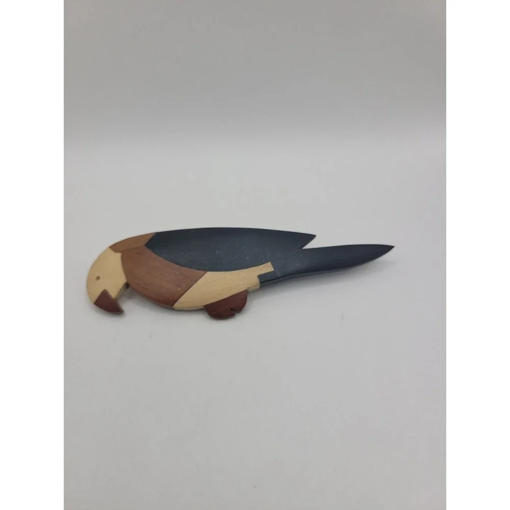 N/A tropical toucan